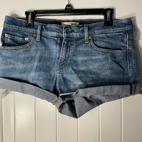 Gap roll cuff raw hem shorts size 29. - Picture 1 of 3